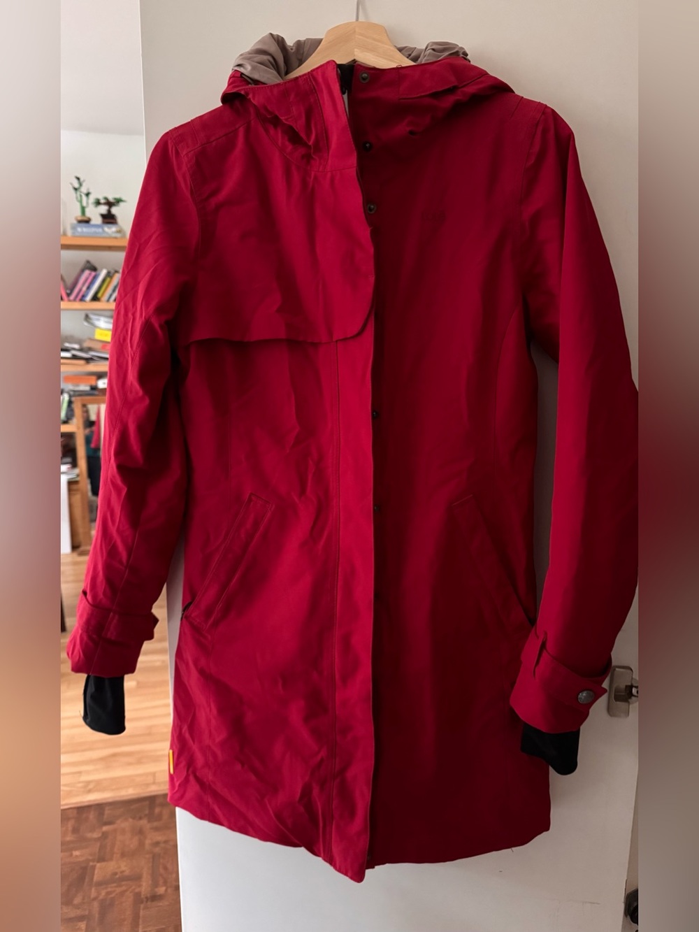 Lolë Fuchsia Hooded Jacket XS | DWR Insulated Outdoor Coat | Waterproof